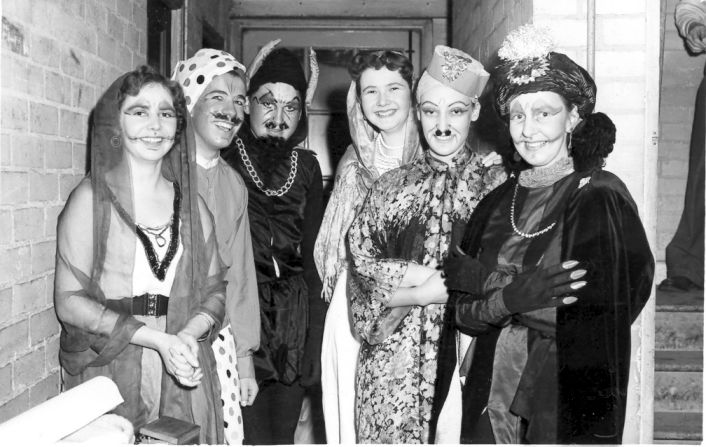 Backstage - Slave of Ring, Mustapha, Lord Chamberlain, Princess's Maid, Hoo Sit, Slave of Lamp