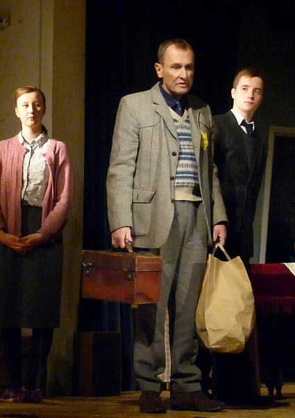 Anne, Mr Dussel, Peter