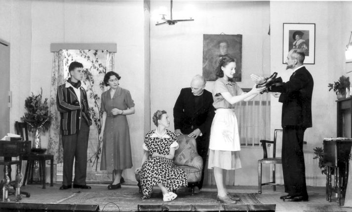 Geoffrey, Hermia Wyndrum, Oenone, Rev Audrey Wyndrum, Harriett Knaggs, Walpole Wyndrum