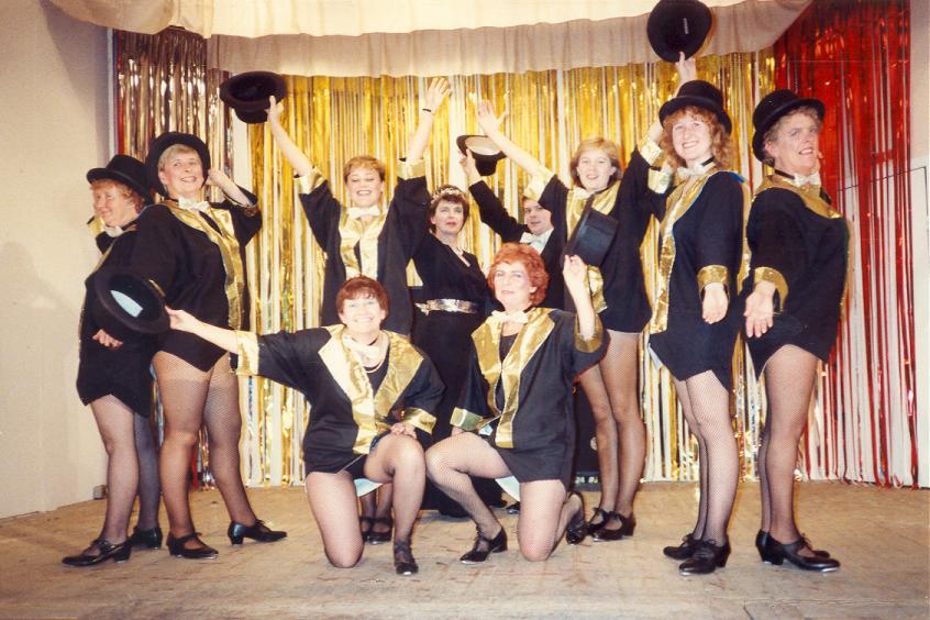 Dorothy, Rose, Mavis, Mrs Fraser, Geoffrey, Andy,  Lynne, Sylvia; (kneeling) Maxine, Vera