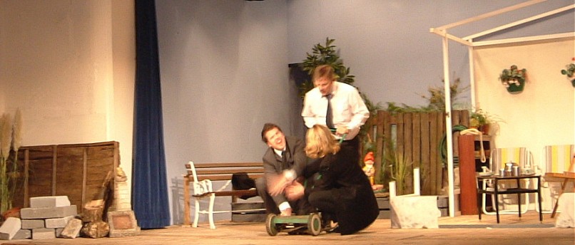 Peter, Joan, Leonard - 'Mind your fingers !'